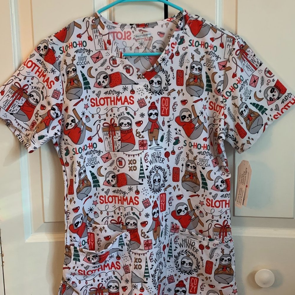 NWT Merry Slothmas Scrubaid top size small